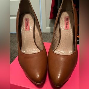 Betsey Johnson Brown Heels